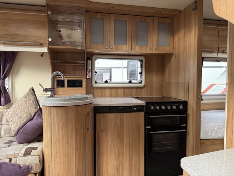 2014 BAILEY UNICORN CADIZ 4 Berth Fixed single beds Motor mover