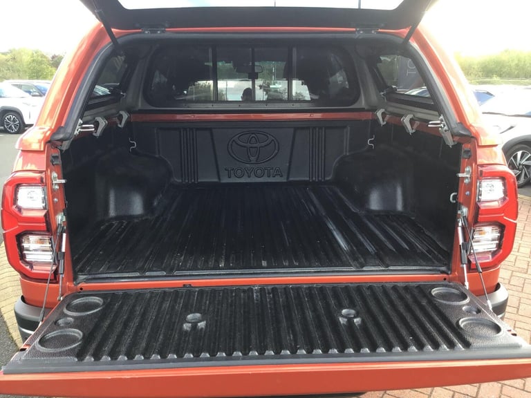 2024 Toyota Hilux 2.8 D-4D Invincible X Pickup Double Cab 4dr Diesel Auto 4WD Euro 6 (s/s) (2 PIC...