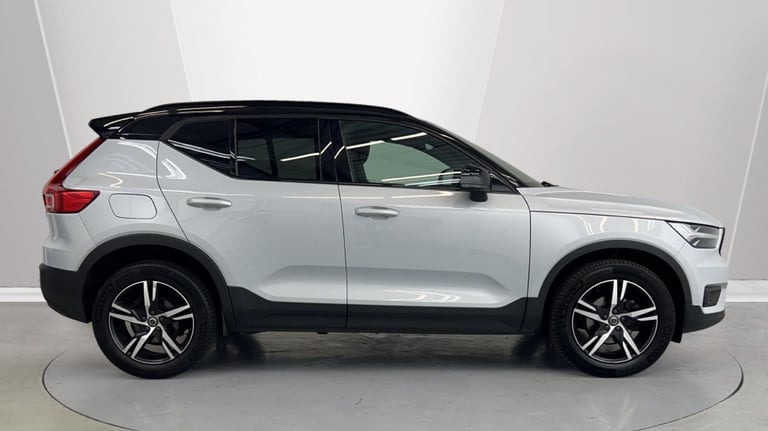 2021 Volvo XC40 R-Design, T3 automatic (Power Tailgate, Rear Park Assist) Estate Petrol Automatic