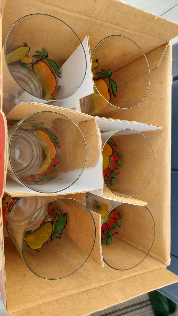 KITSCH ● FRUIT DESIGN ● DRINKING GLASSES ● RETRO 