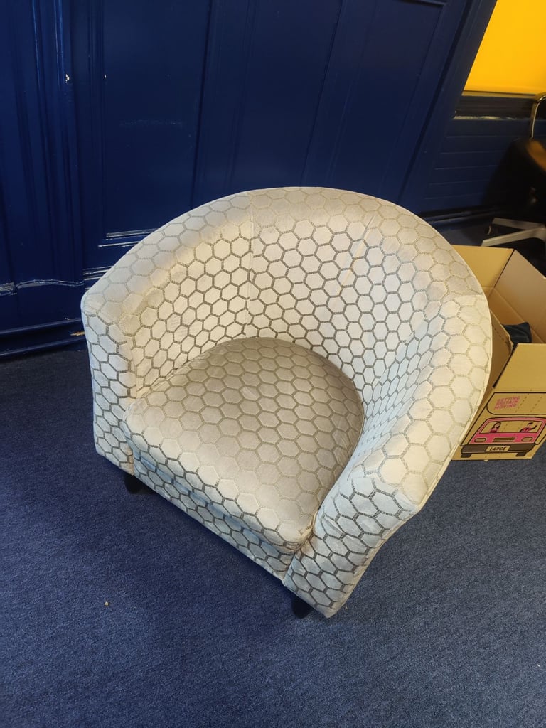 image for 2 bucket chairs, orange and silver 