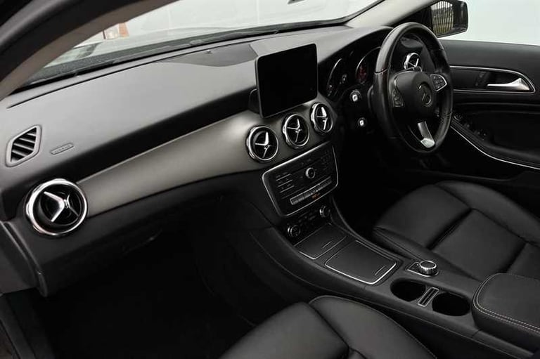 2017 Mercedes-Benz GLA 1.6 GLA200 Sport SUV 5dr Petrol 7G-DCT Euro 6 (s/s) (156 ps) SUV Petrol Au...