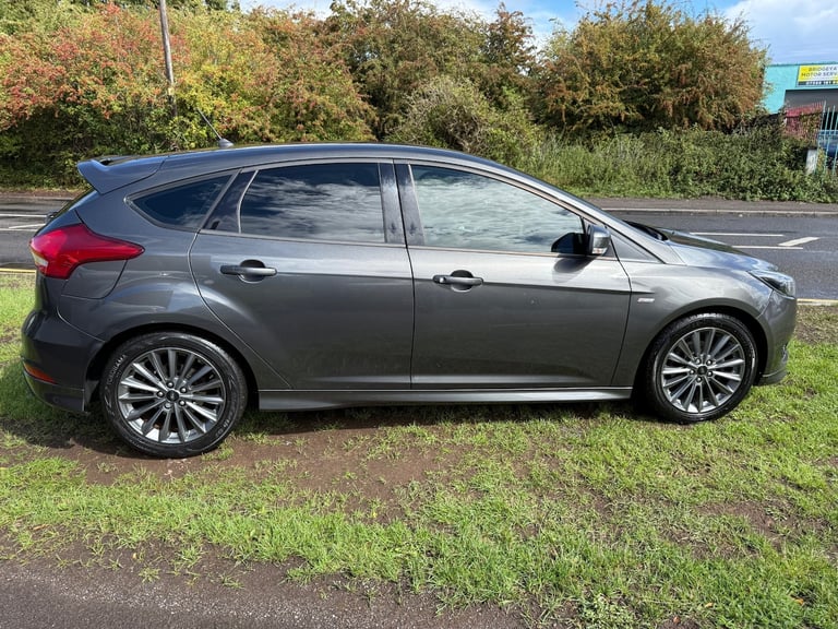 2018 Ford Focus 1.0 EcoBoost 140 ST-Line Navigation 5dr HATCHBACK Petrol Manual