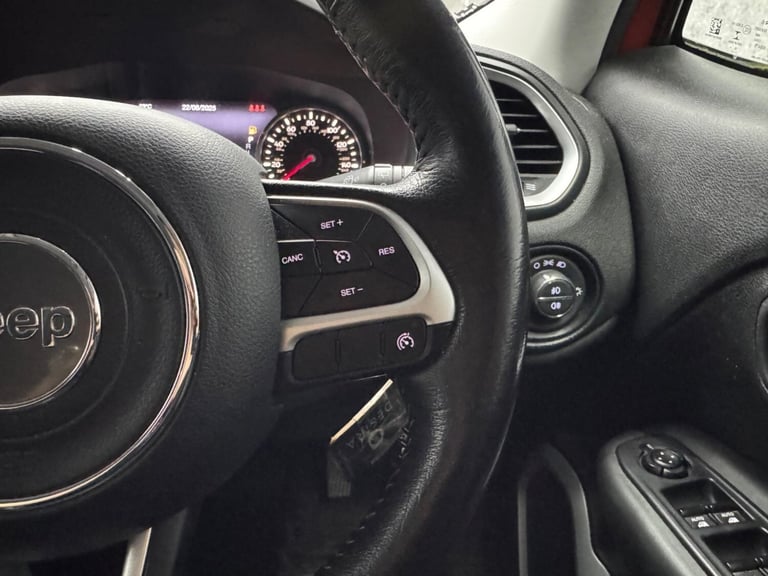 2016 Jeep Renegade 1.4T MultiAirII Limited DDCT Euro 6 (s/s) 5dr ESTATE Petrol Automatic