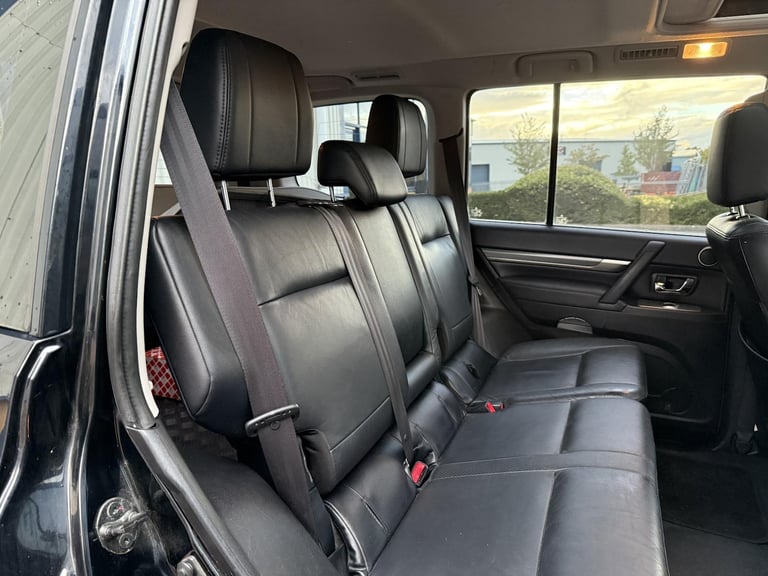 2010 Mitsubishi Shogun 3.2 DI-DC Elegance SUV 5dr Diesel Auto 4WD Euro 5 LWB (197 ps) SUV Diesel ...