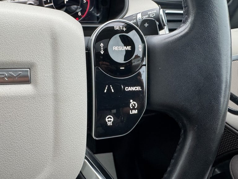 2019 Land Rover Discovery 2.0 SD4 HSE SUV 5dr Diesel Auto 4WD Euro 6 (s/s) (240 ps) ESTATE Diesel...