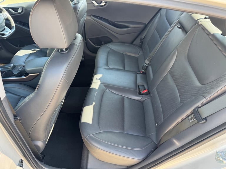 2018 Hyundai IONIQ 28kWh Premium SE Hatchback 5dr Electric Auto (120 ps) HATCHBACK Electric Autom...
