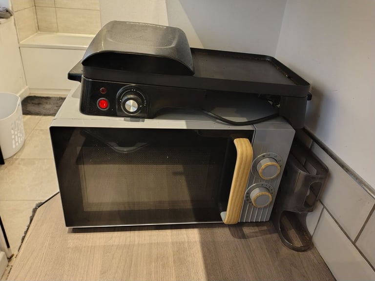 Microwave and double grill