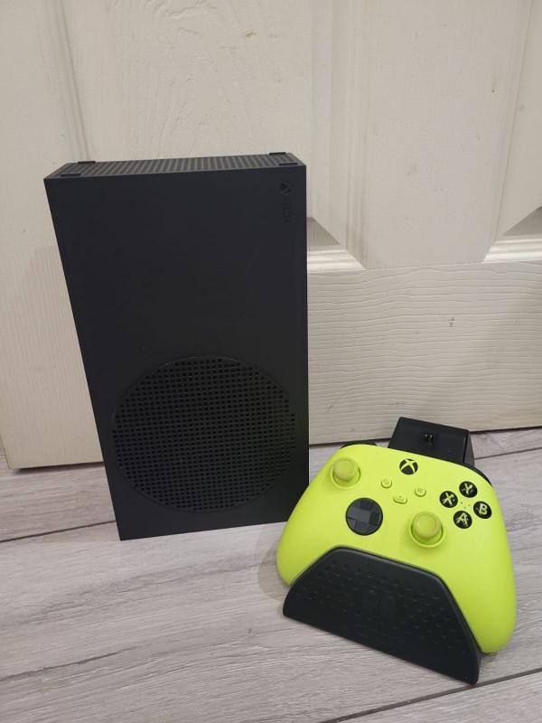 XBOX SERIES S: 1TB KARBON EDITION 