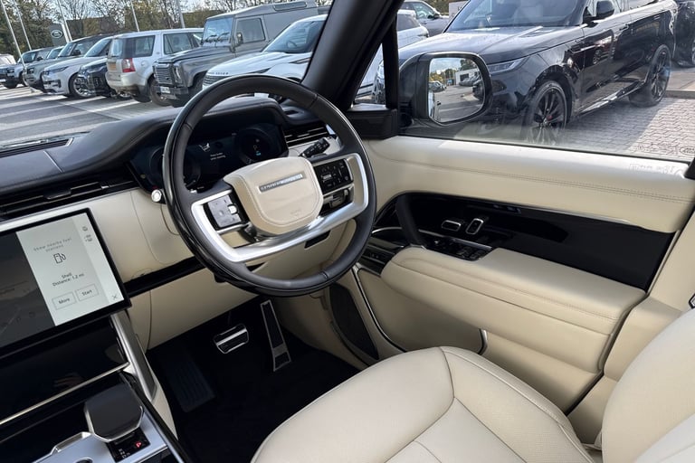 2025 Land Rover Range Rover 3.0 P460e 38.2kWh Autobiography Auto 4WD Euro 6 (s/s) 5dr SUV Automatic