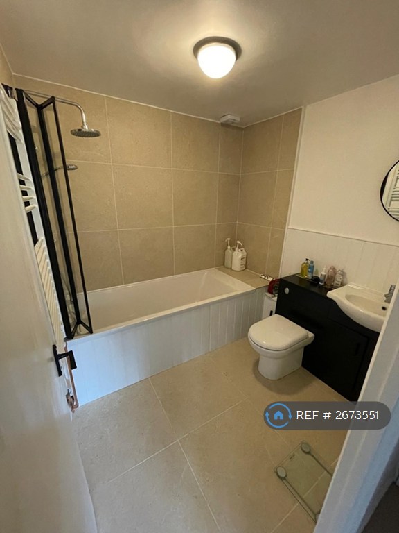 4 bedroom house in Holland Drive, London, SE23 (4 bed) (#2673551)