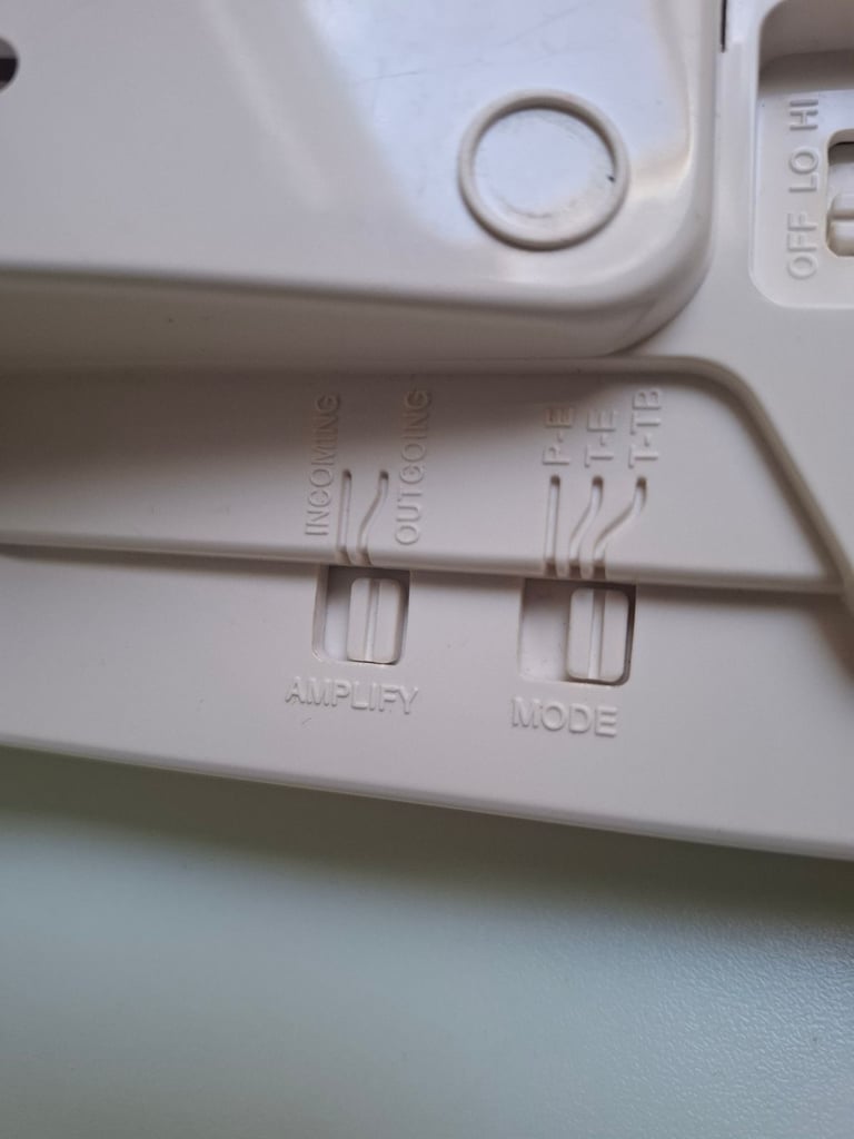 BT Converse 200 telphone and manual.