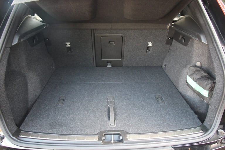 2022 Volvo XC40 T3 INSCRIPTION Estate Petrol Automatic