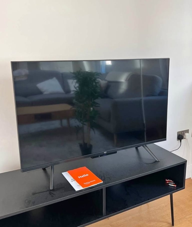 * FREE DELIVERY BEAUTIFUL 43 Inch * AMAZON Omni QLED FIRE TV * SMART TV WIFI FREEVIEW FREEPLAY TELE 
