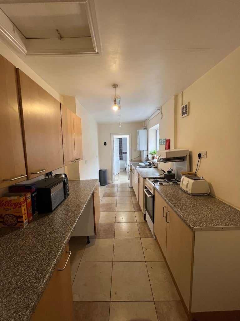 Shelter residence for homeless people in B33 8DR. Just £10 service charges per week!