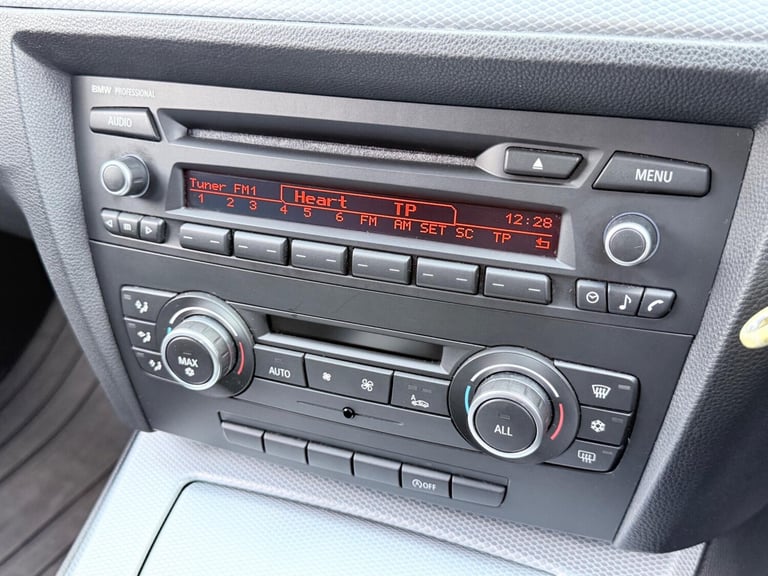 2011 BMW 3 Series 2.0 318i M Sport Touring Euro 5 (s/s) 5dr ESTATE Petrol Manual
