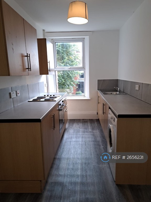 image for 3 bedroom flat in First Floor, Grimsby, DN32 (3 bed) (#2656231)