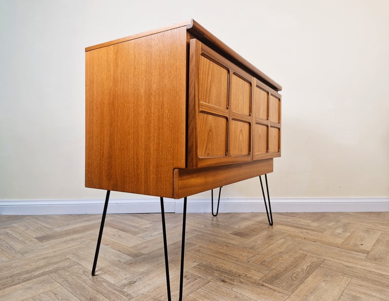 Nathan Parker Knoll Vintage Mid Century Medium Teak Danish Design Compact Sideboard Cabinet BL693