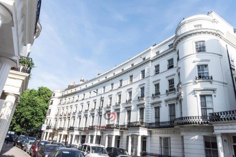 Double studio maisonette flat in Westbourne Crescent, Lancaster Gate, W2.-Ref: 83