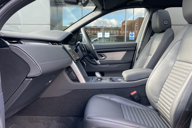 2025 Land Rover Discovery Sport 1.5 P270e 12.17kWh Dynamic SE SUV 5dr Petrol Plug-in Hybrid Auto ...