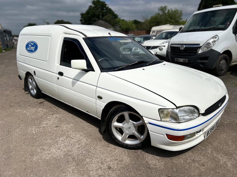 FORD ESCORT 55 White Manual Diesel, 2000