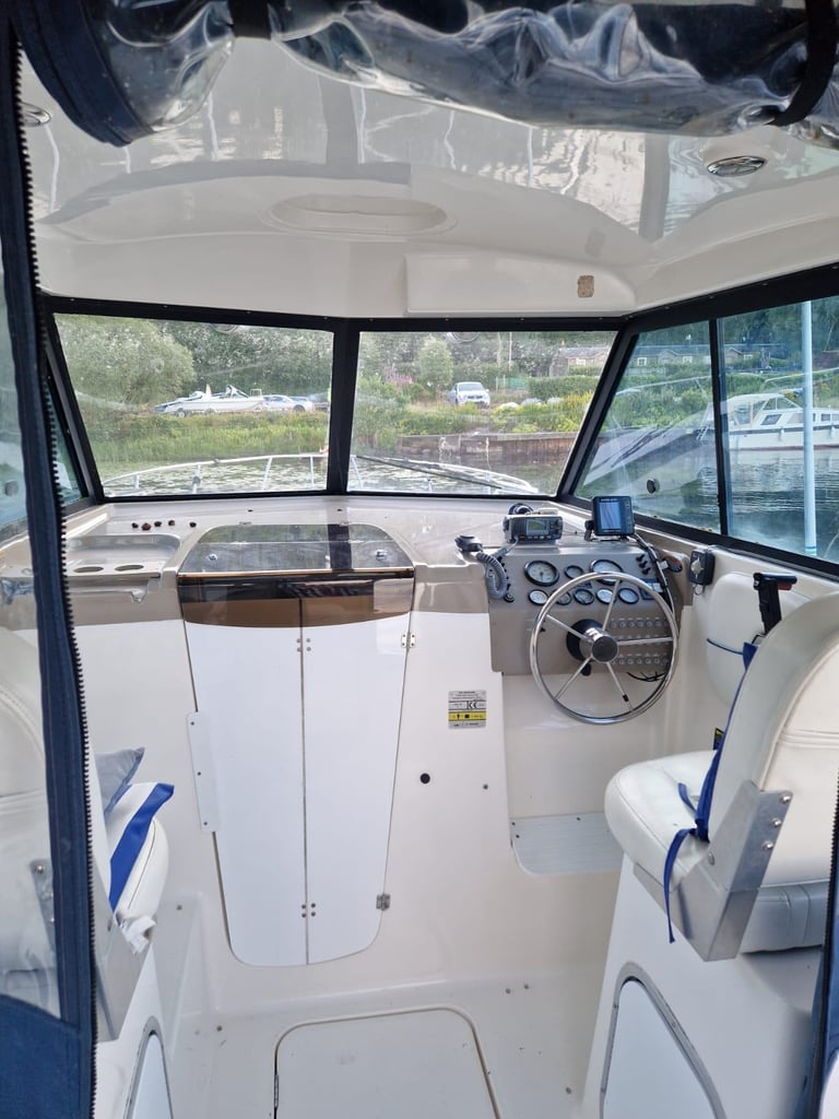 Bayliner 2452 mercruiser 