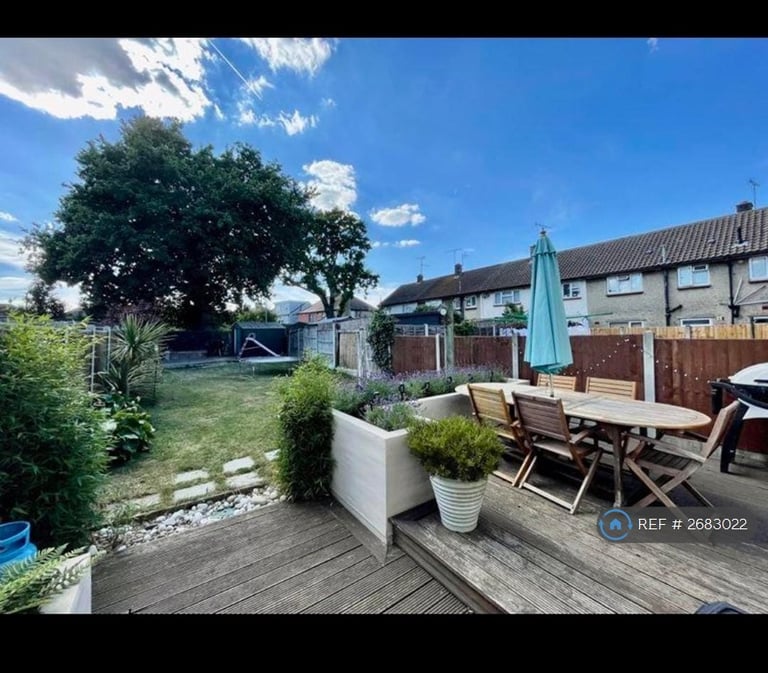 3 bedroom house in Mendip Crescent, Westcliff-On-Sea, SS0 (3 bed) (#2683022)