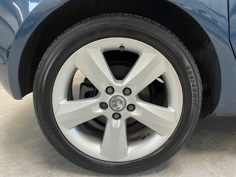 2014 Vauxhall Meriva 1.4i 16V Tech Line 5dr MPV Petrol Manual