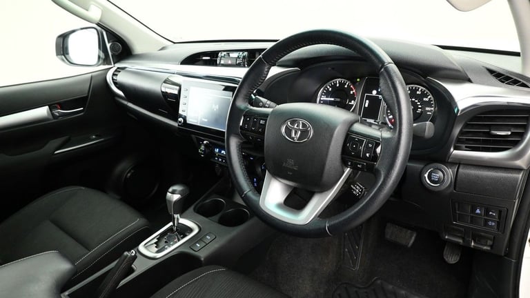 2024 Toyota Hilux 2.8 D-4D Invincible Pickup Double Cab 4dr Diesel Auto 4WD Euro 6 (s/s) (204 Pic...