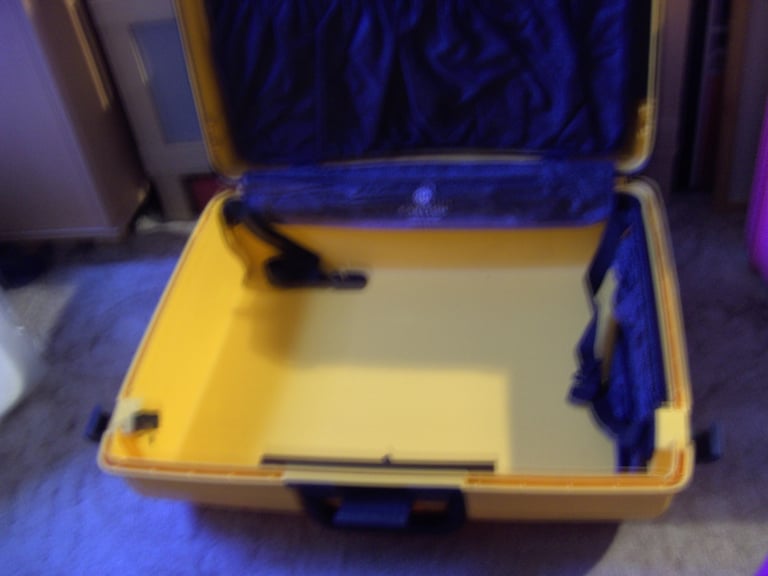 Carlton hard shell suitcase