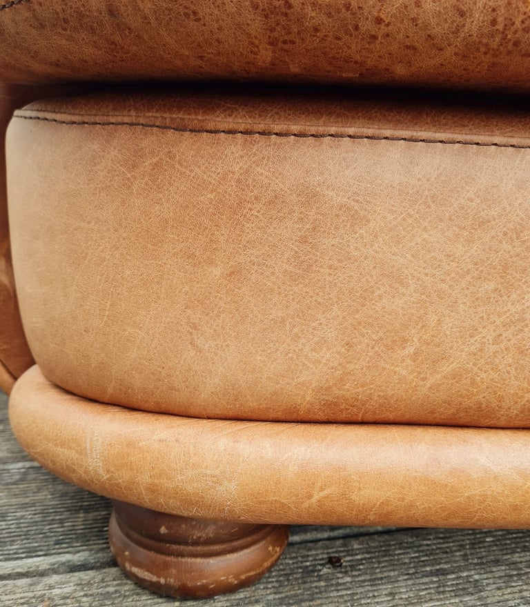 DELIVERY INCLUDED stylish 2 seater tan genuine soft leather hide sofa 