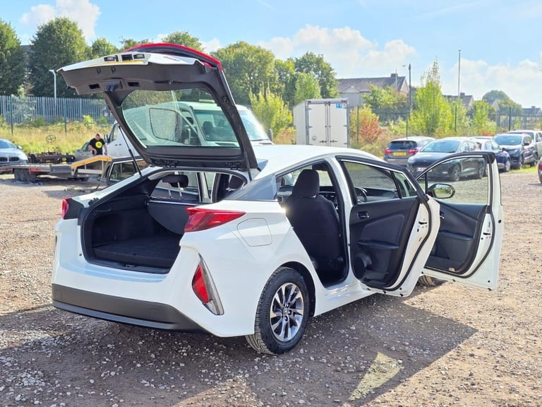 2018 Toyota Prius 1.8 VVT 8.8kWh Business Edition Plus Hatchback 5dr Petrol Plug-in Hybrid CV Hat...