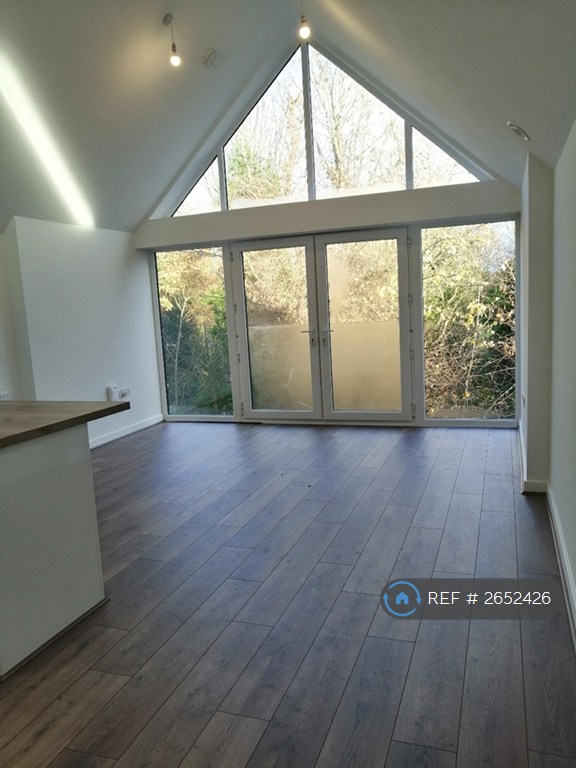 1 bedroom flat in Parkside East, Prenton, CH43 (1 bed) (#2652426)