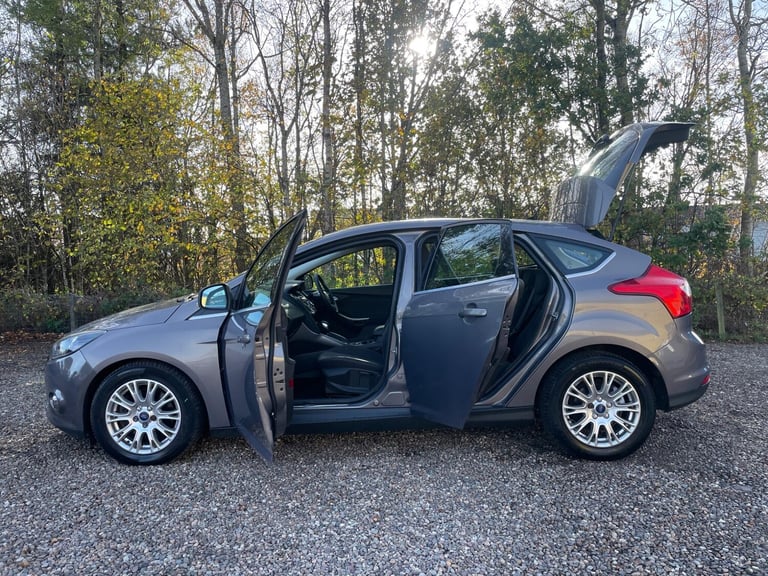 2011 Ford Focus 2.0 TDCi Titanium 5dr Powershift HATCHBACK DIESEL Automatic