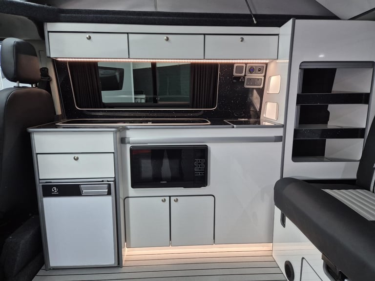 FORD TRANSIT CUSTOM LIMITED SPEEDS EDITION CAMPER AUTOMATIC 4BERTH, HIGH SPEC