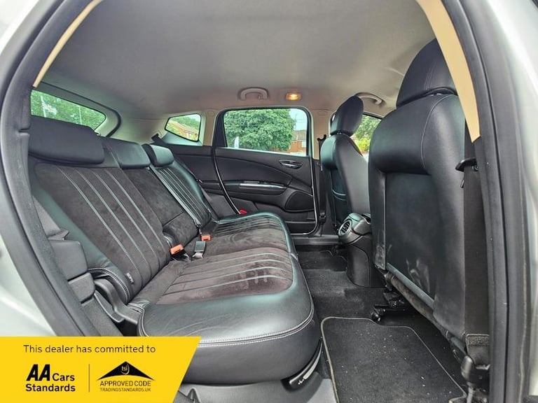 2012 Chrysler Delta 1.4 M-Air SR Euro 5 (s/s) 5dr HATCHBACK Petrol Manual