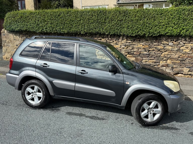 image for 2004 Toyota RAV4 XT3 VVT-I PETROL MANUAL 5 DOORS GREY ESTATE Petrol Manual
