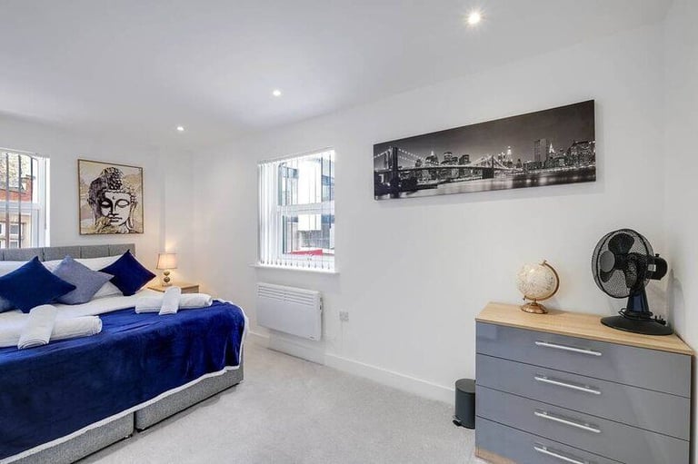 Spacious 2-Bed Flat for Rent – GU15 3RB