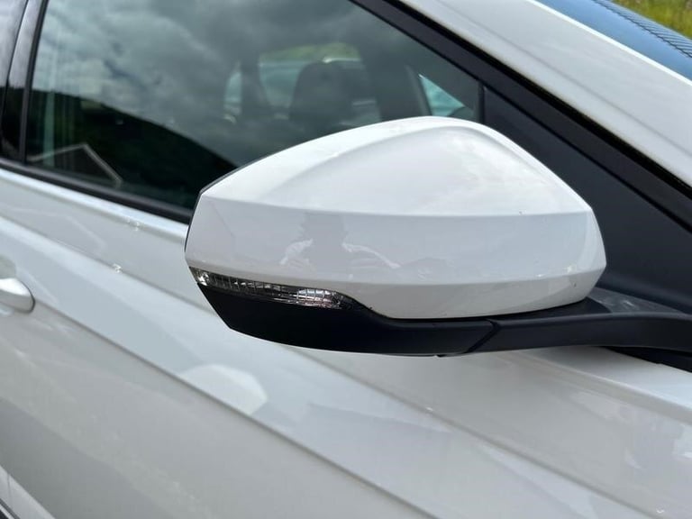 2022 Volkswagen Polo MK6 Facelift (2021) 1.0 TSI 95PS R-Line MANUAL Hatchback Petrol Manual