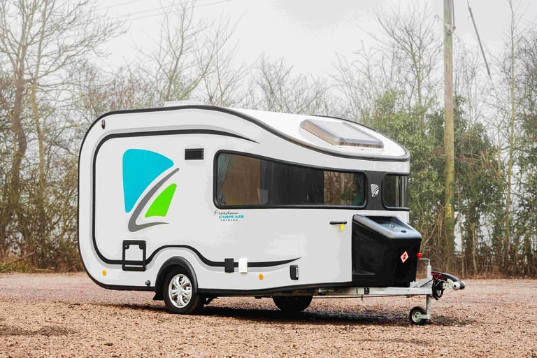 Freedom Carpento 360 - Lightweight 3 or 4 berth caravan with bathroom