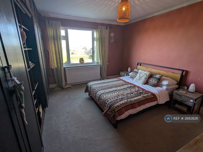 4 bedroom house in Gainsford Avenue, Clacton-On-Sea, CO15 (4 bed) (#2682826)