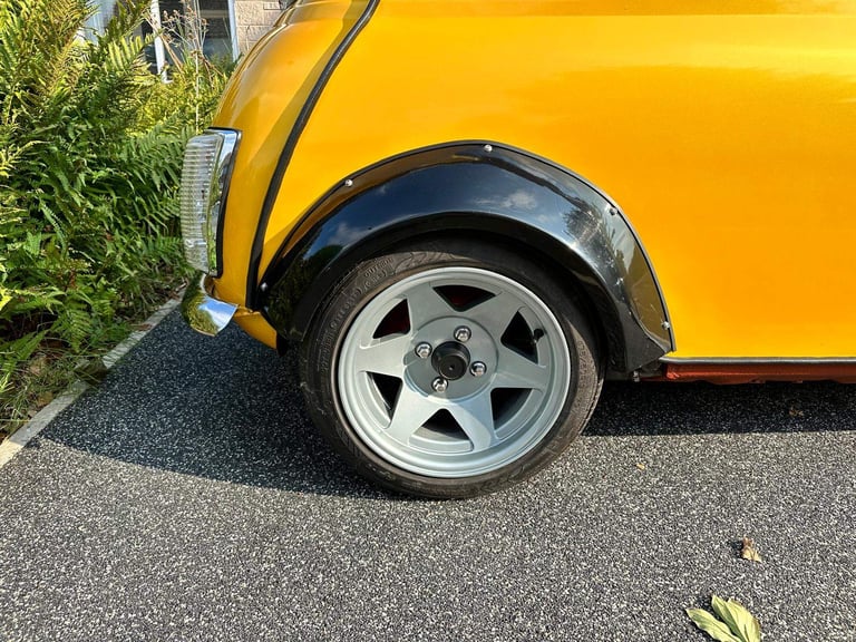 Mini cooper 1380 .