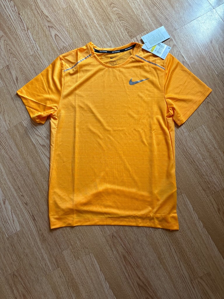 image for Men's Nike Miler Orange Short-Sleeve Top Size Small