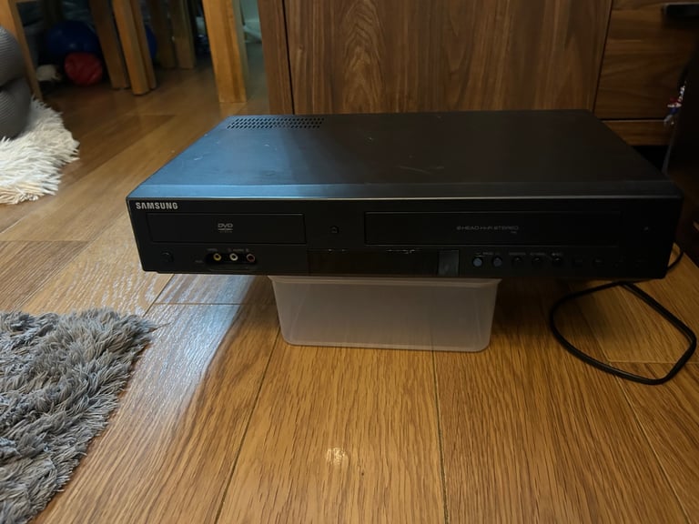 image for Samsung dvd v6800 vcr / dvd 