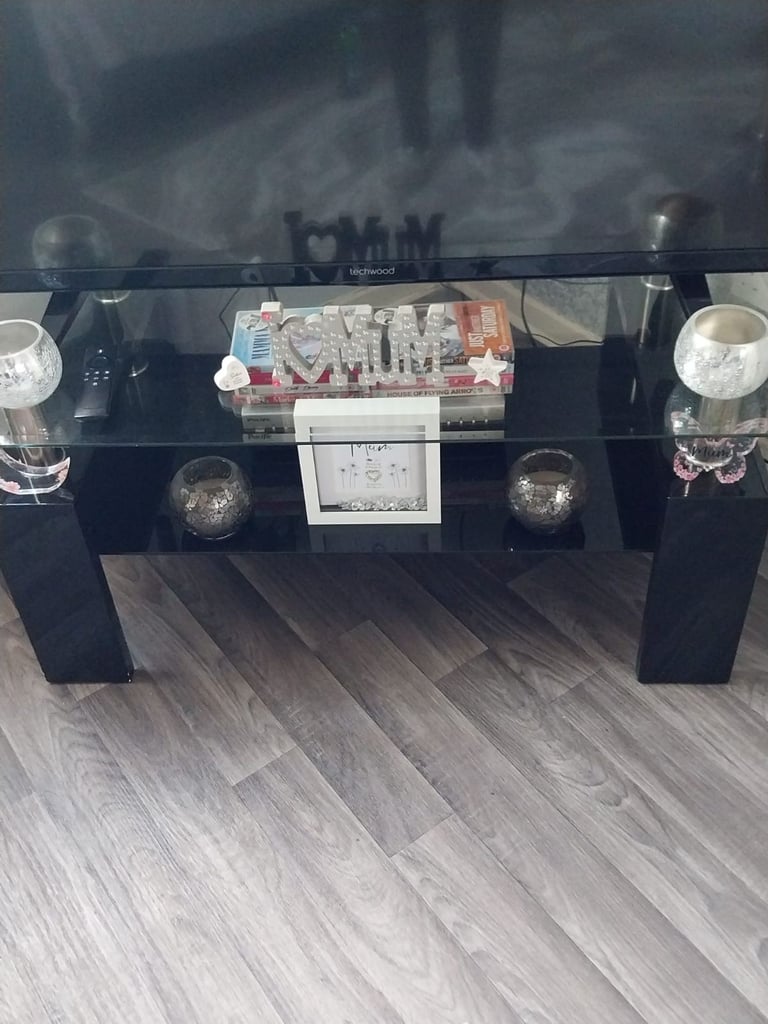 image for 1 x TV unit & 1 x side table