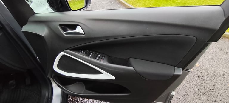 2021 Vauxhall Crossland X 1.2T [110] SRi Nav 5dr [6 Spd] [S/S] HATCHBACK PETROL Manual