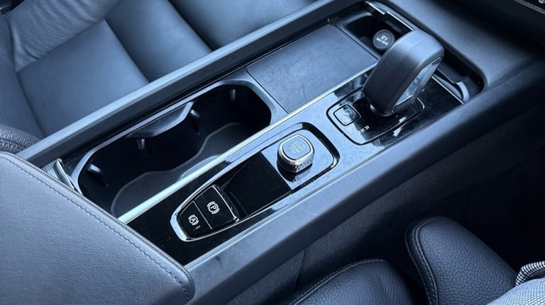 2024 Volvo XC60 Plus, B5 AWD Mild hybrid, Petrol, Dark Estate Petrol Automatic