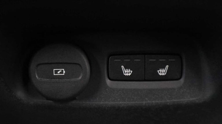 2024 Volvo XC40 Plus, B3 Mild hybrid, Petrol, Dark ESTATE Petrol/Electric Hybrid Automatic