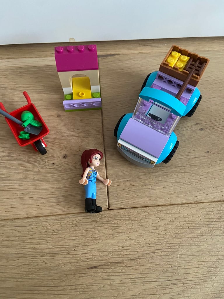Lego Junior 10746 Mias Farm