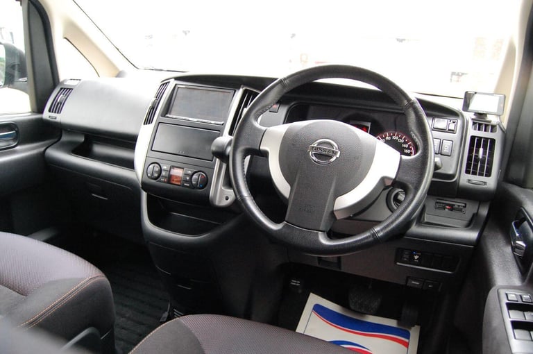 NISSAN SERENA HIGHWAYSTAR V SELECTION 2010 Petrol Automatic in White